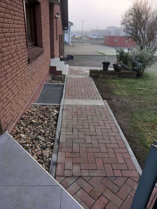 Brukarstwo, układanie kostki brukowej, tarasy, podjazdy, prace drogowe