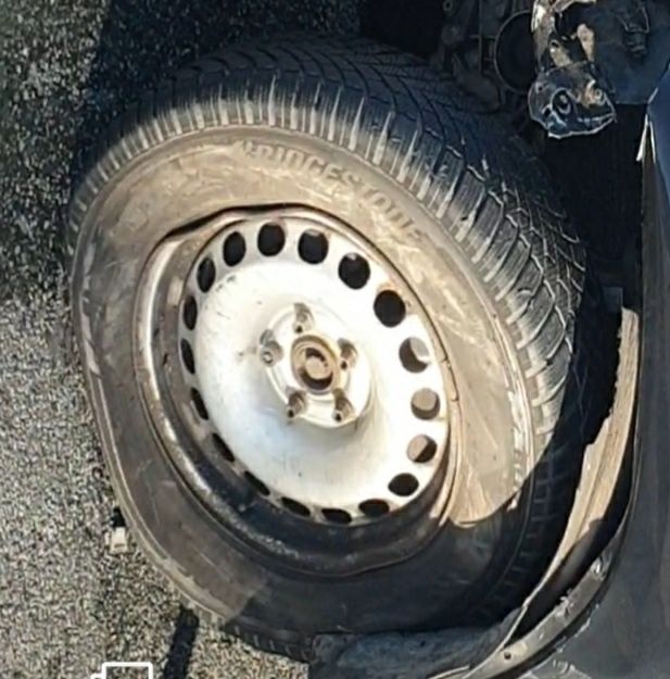 Bridgestone blizzak 215/65/R16 z felgą po stłuczce. Koło 16"