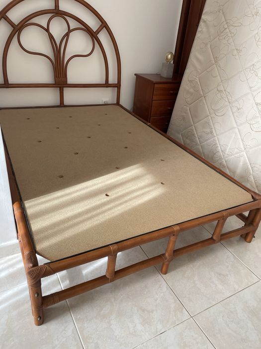 Cama de solteiro em bambu