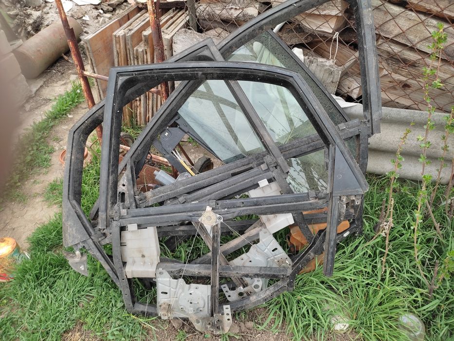 Дверная рамка, двери Ауди А4 Б5 (седан), А6 С5 (седан,универсал)