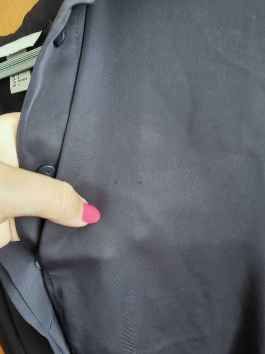 Camisa azul escura fluida H&M, tamanho 34