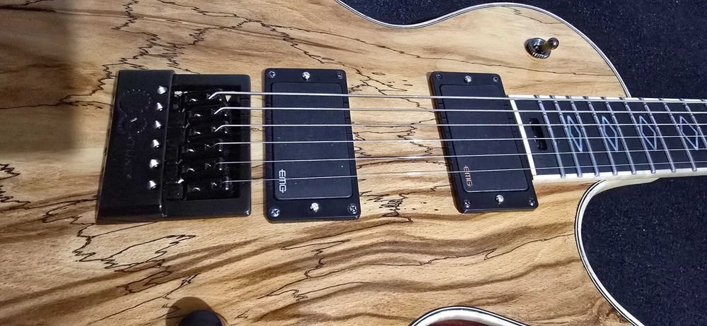 Gitara lutnicza typu Les Paul neck-thru