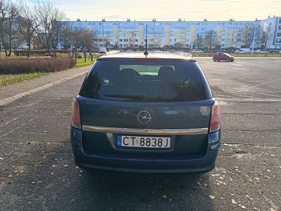 Opel Astra H kombi 2006r. 1.8 140 km z gazem
