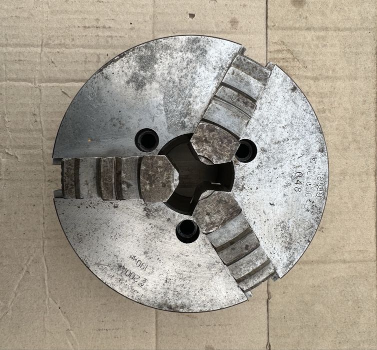 Токарный патрон 200мм