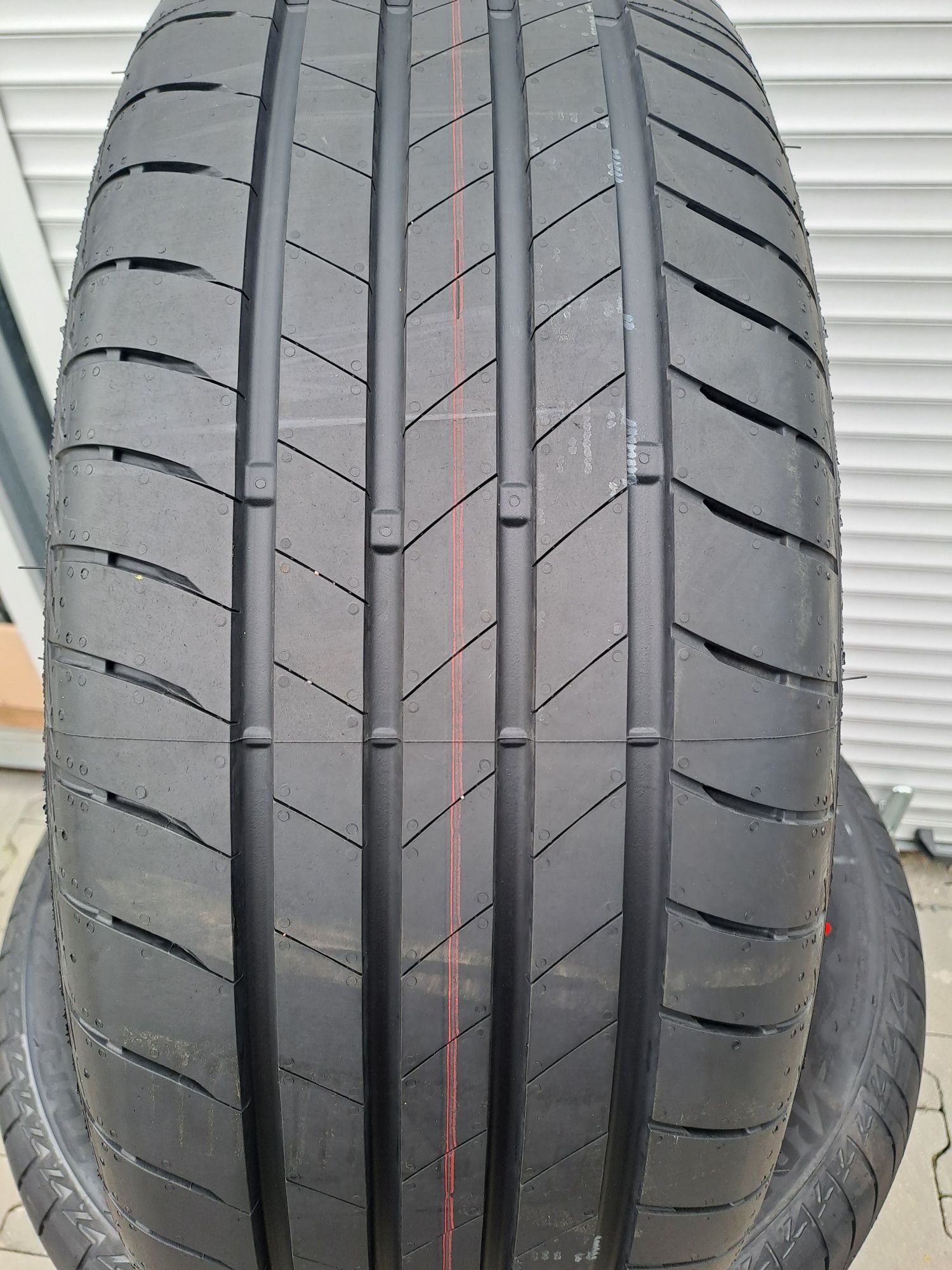 Opony Bridgestone 235 55 R18 2022r