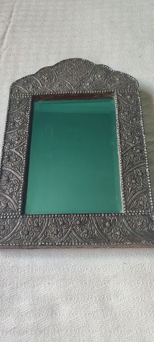 Espelho árabe com moldura prata folheada 30 cm aprox