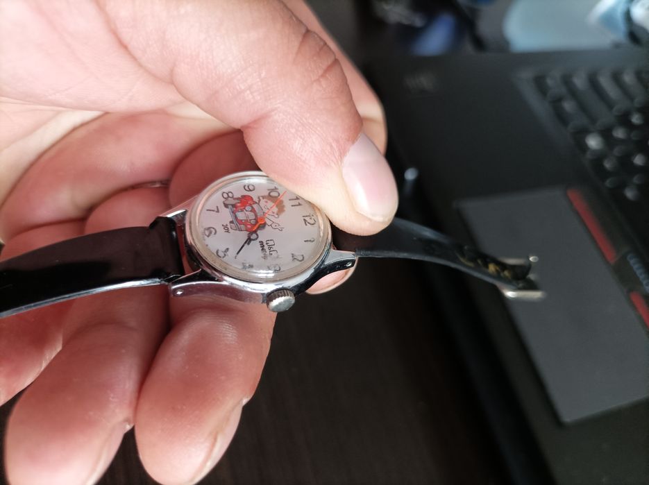 Zegarek nakręcany vintage dziecięcy Q&Q  mec