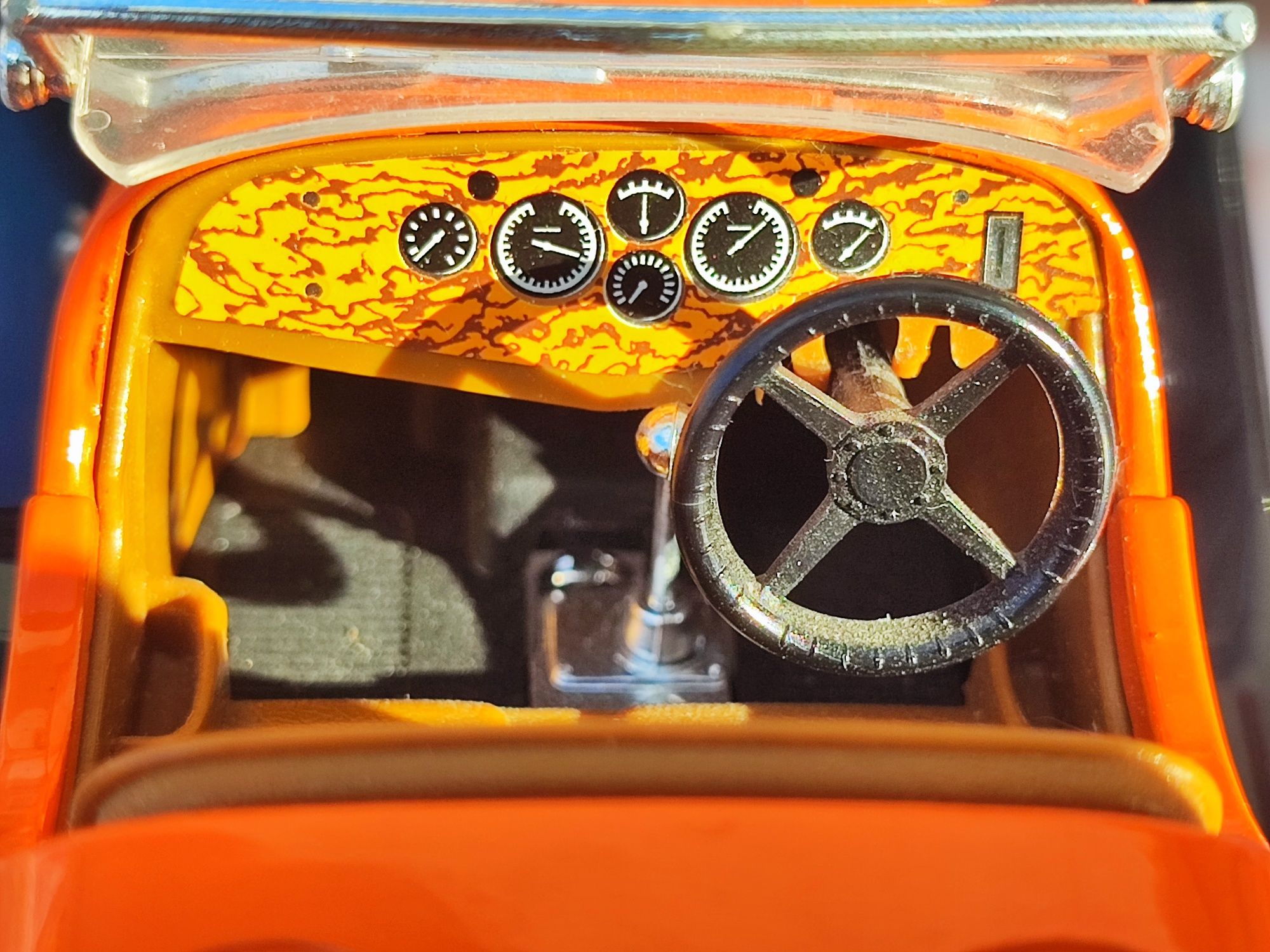 Kolekcjonerski auto BBurago, Bugatti type 55 1932, 1/24 pomarańczowy