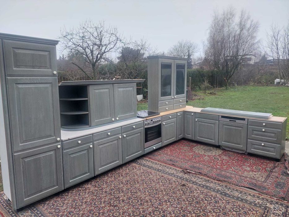 Nowoczesne meble z dębowym frontem Meble kuchenne Zabudowa narożna