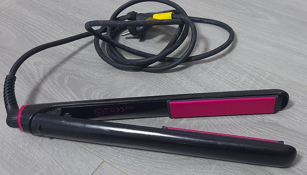 Випрямляч для волосся