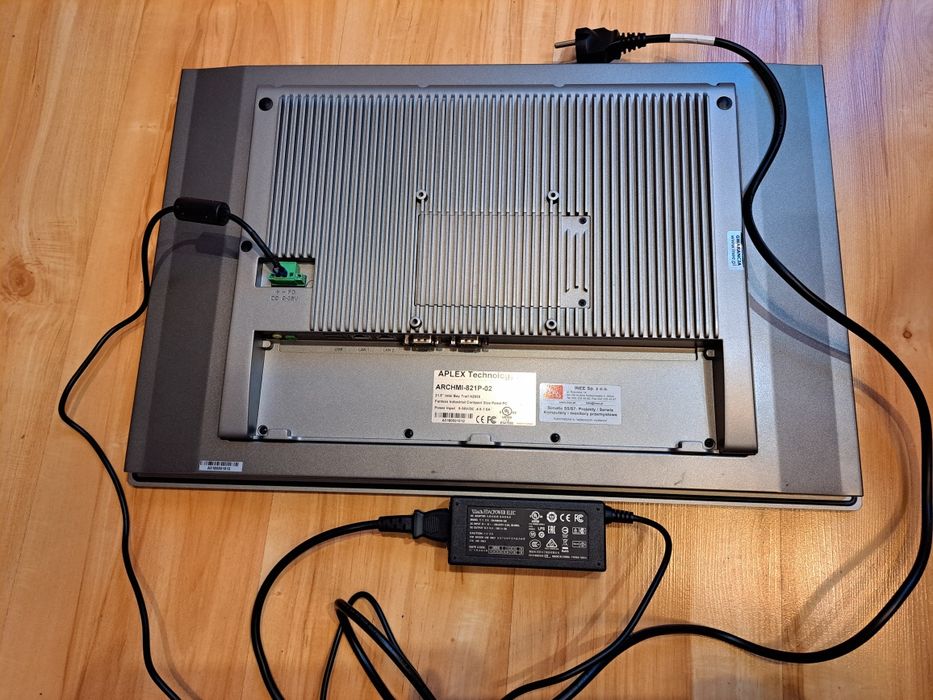 Dotykowy All in One przemysłowy 21,5'' Archmi 821P-02 Intel 4GB