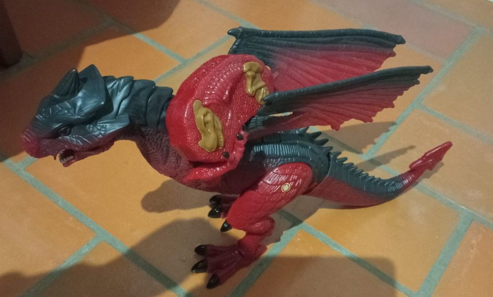 Dragão Mighty Megasaur