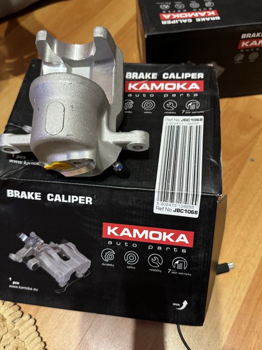 Тормозні суппорти задні лівий правий toyota rav4