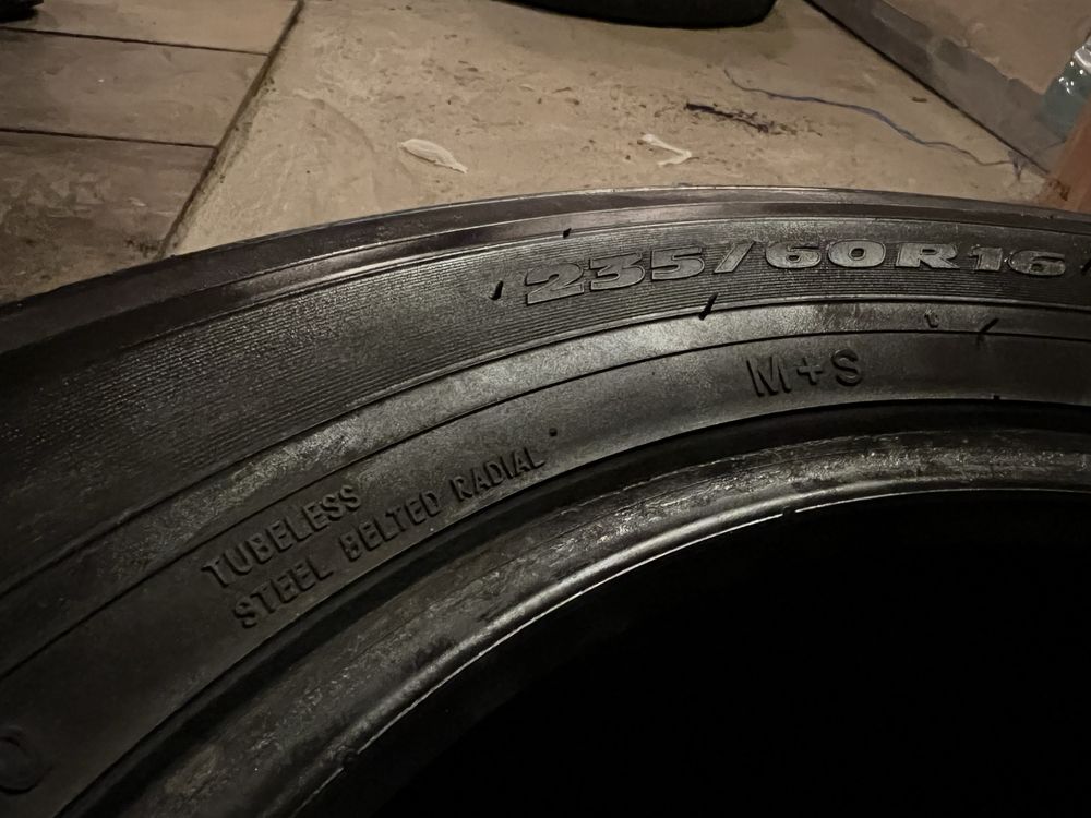 Продам гуму Toyo 235/60 r16