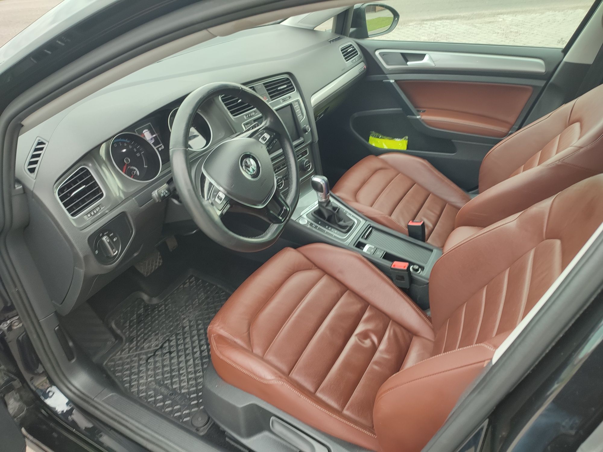 е-GOLF 2015 р. 24кВ. 116 тис.прб.