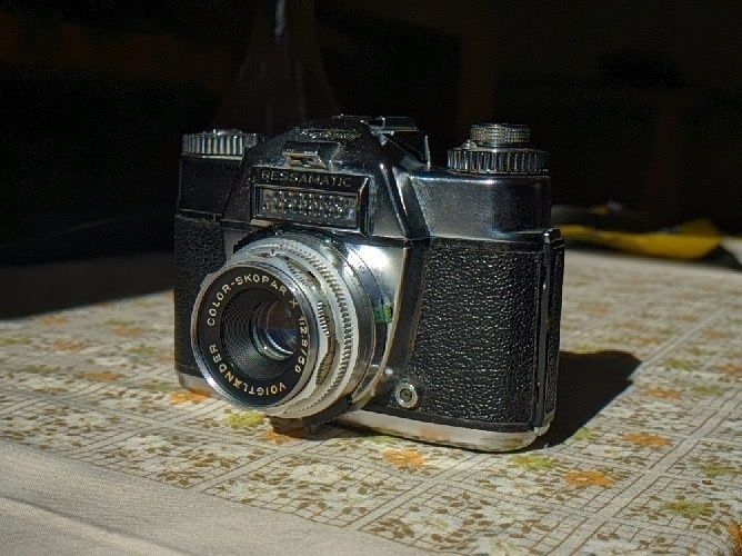 Máquina fotográfica analógica Voigtlander Bessamatic Color-Skopar 2.8