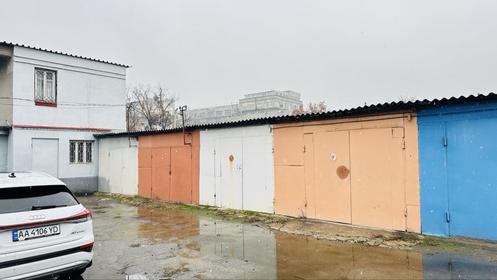 Гараж в гаражном кооперативе недалеко от южного вокзала