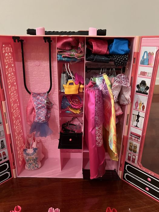 Roupeiro da Barbie