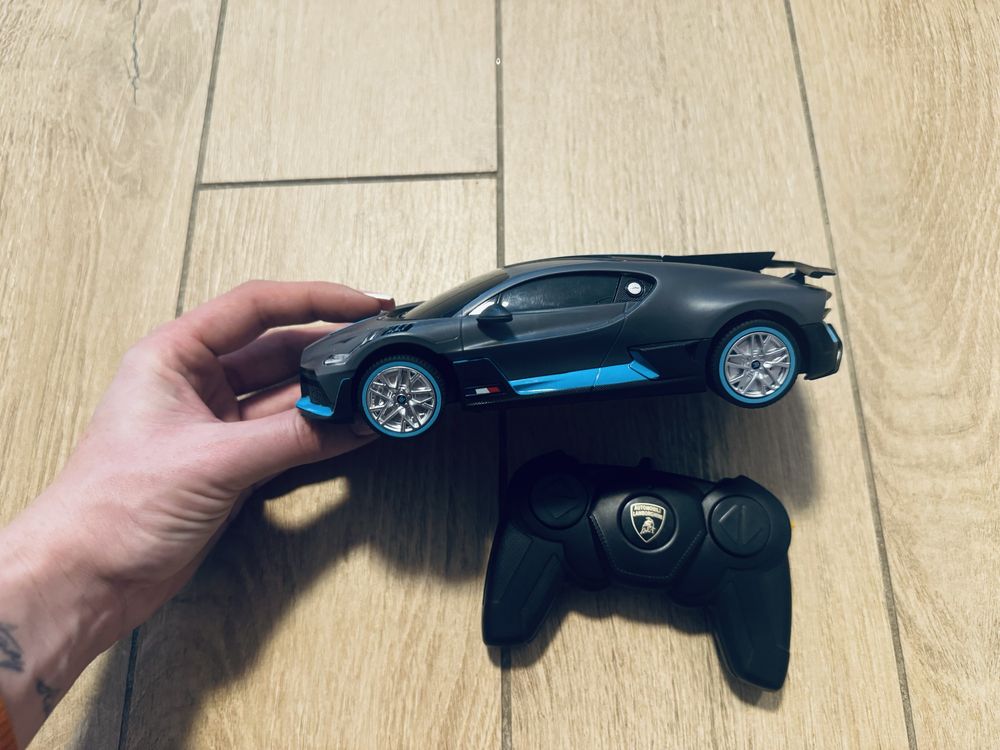 Bugatti divo 1/24 zdalnie sterowany rastar 2.4GHz
