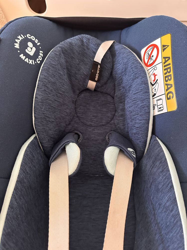 Автокрісло Maxi-cosi  Pebble Pro є ще база для авто