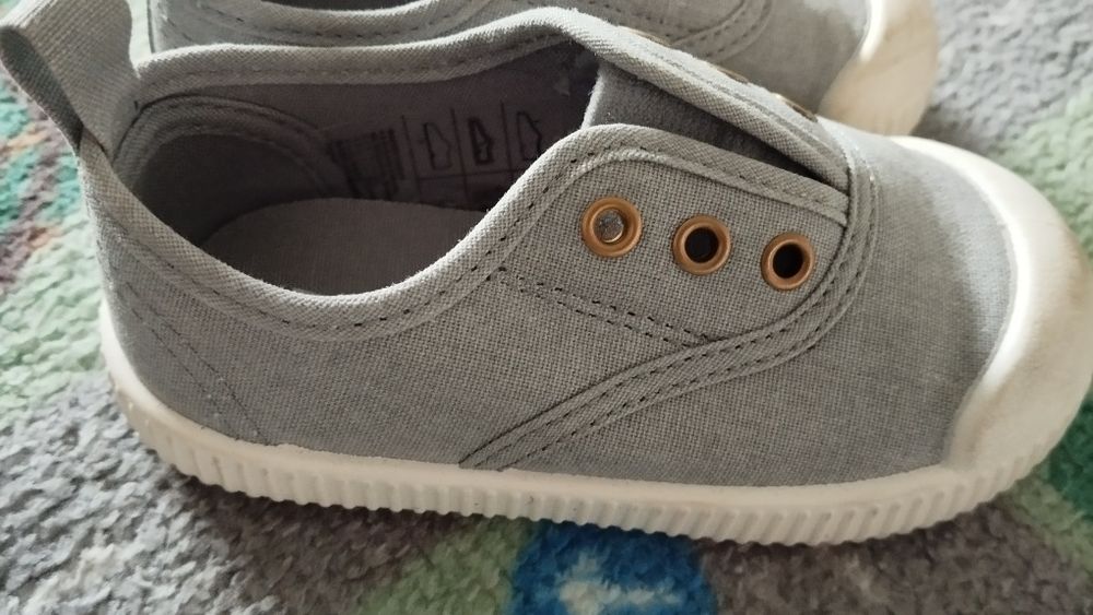 Buciki trampki dziecięce H&M rozm 22
