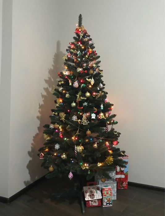 Штучна ялинка 220