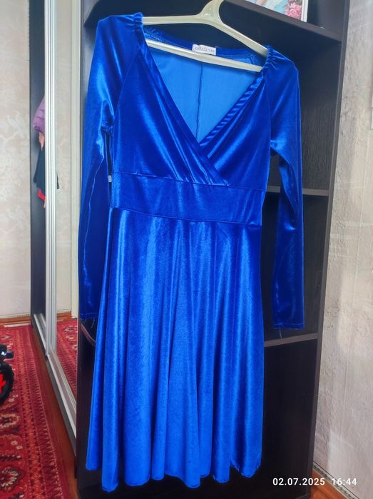 Продам жіночу сукню