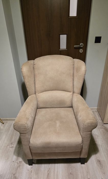 Fotel do salonu, duży,  wygodny,  materiałowy