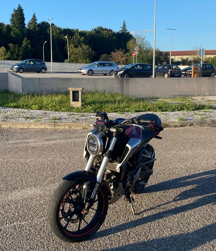 Honda CB125R (full extras)/troca carro
