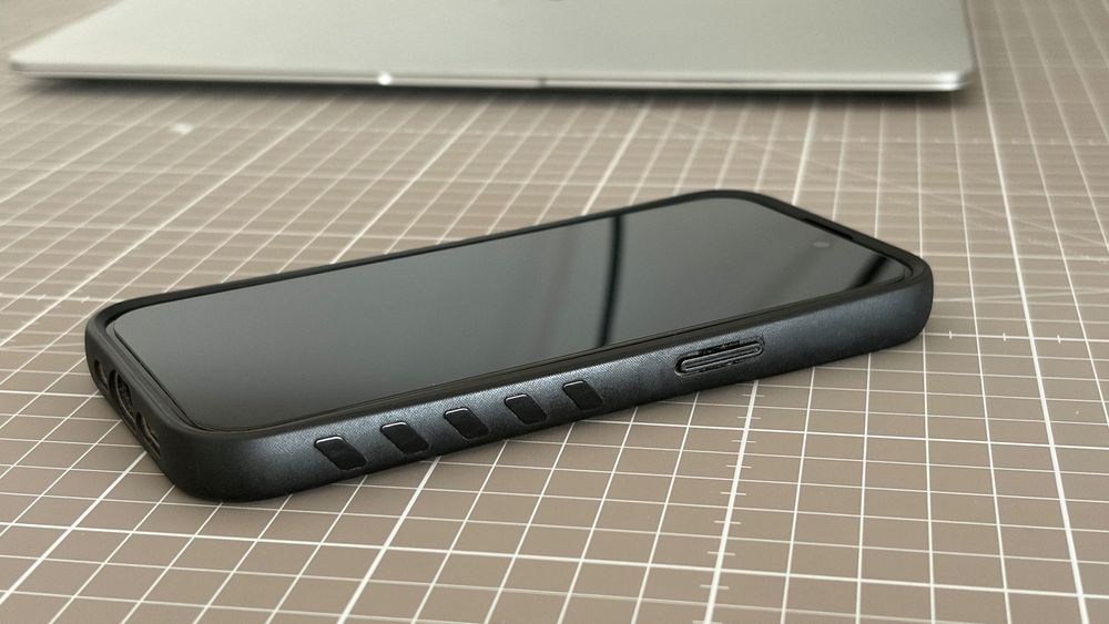 iPhone 15 com 3 capas