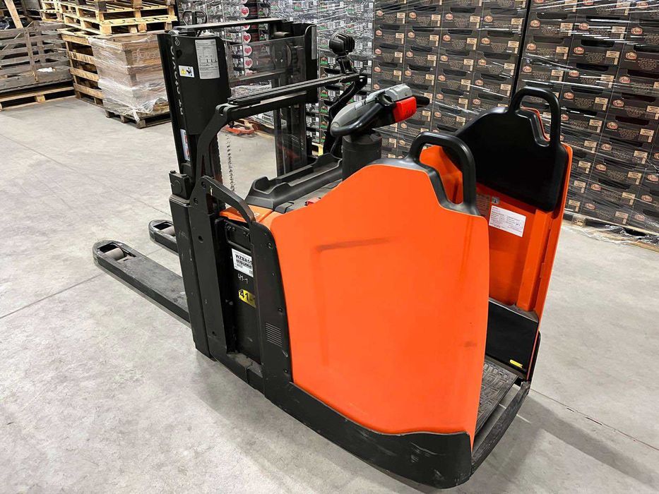 Paleciak elektryczny/sztaplarka TOYOTA SPE200D - rok 2017