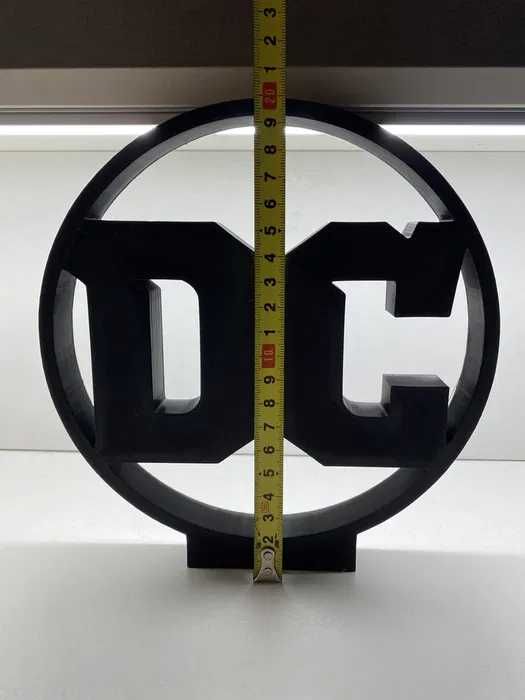 Статуэтка логотип DC Comics та фігурки героїв DC Comics Джокер, Харлі.