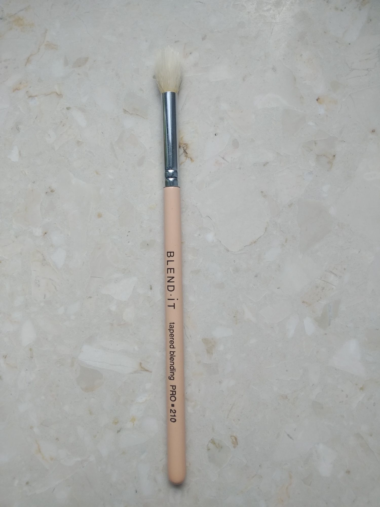 Blend it pędzel do blendowania cieni 210