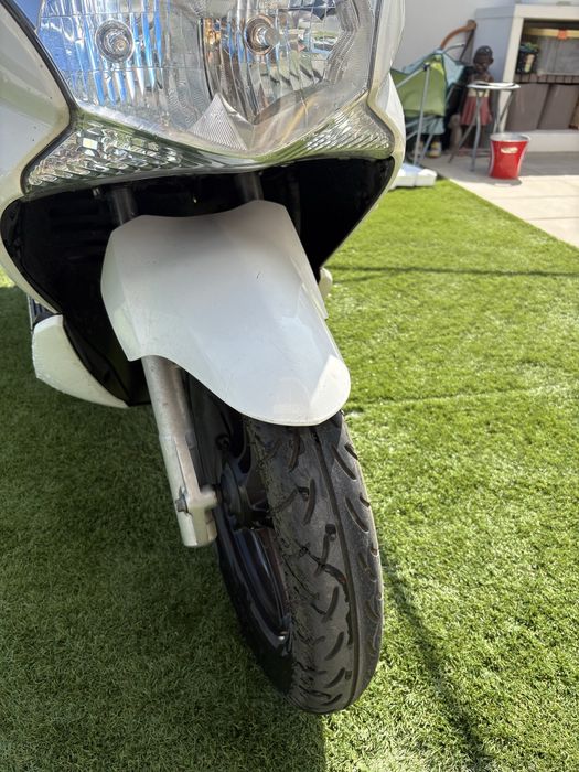 Vendo Honda PCX de 2011