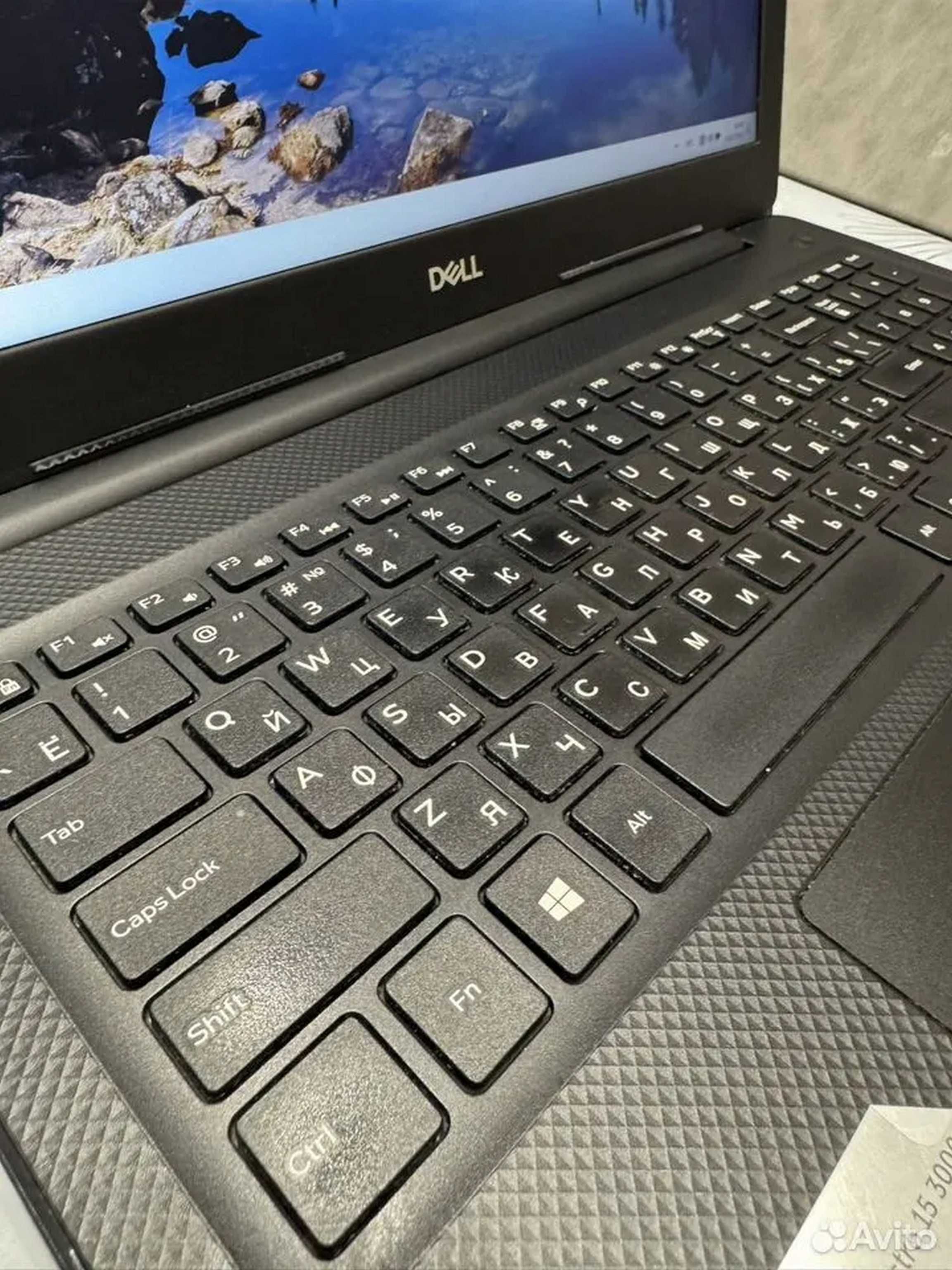 Dell Vostro 15.6" Octacore i5/8GB/256Nvme gama Profissional