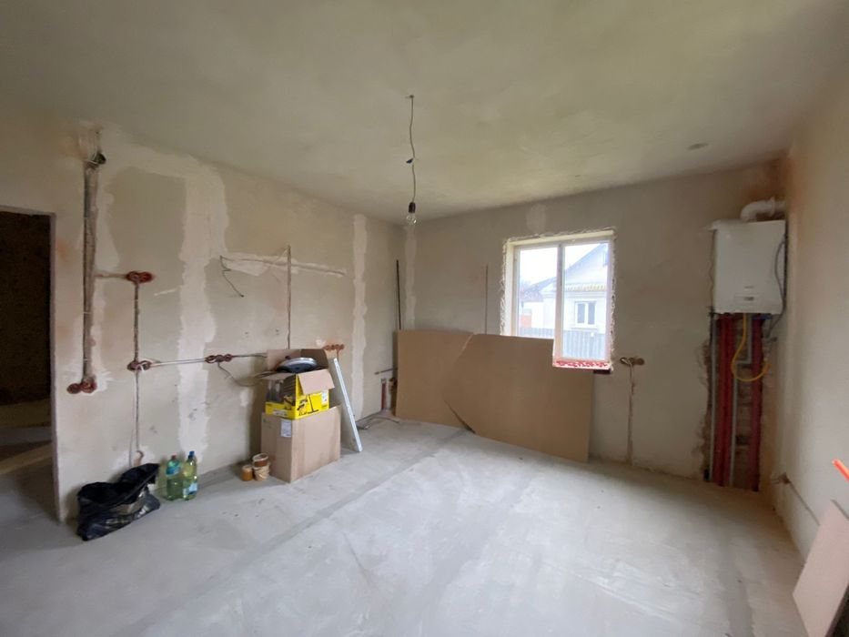 Продаж 2 поверхового будинку, Почаїв