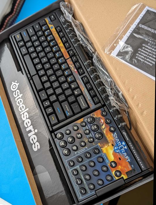 Нова вінтажна ігрова клавіатура SteelSeries StarCraft II Limited