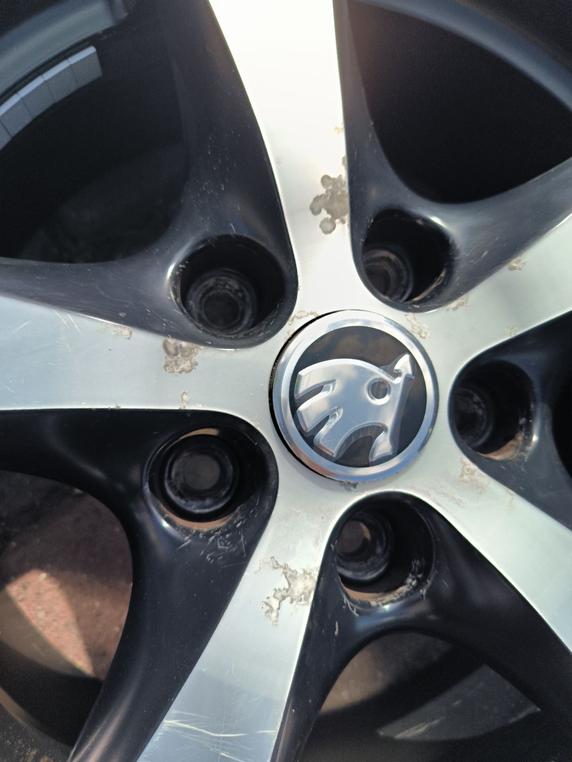 Felgi aluminiowe 16 Skoda Octavia II SuperB Kodiak Karoq 5x112