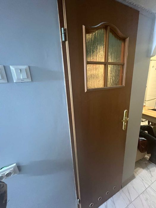 Продам вживані двері з рамою та дзеркало