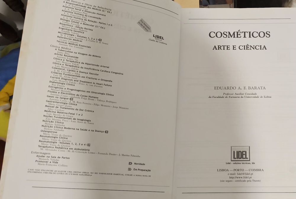 Livro de cosméticos Arte e Ciência