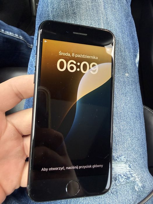 iPhone SE 3GEN 64GB  84% kondycja baterii