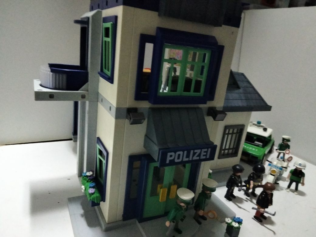 Playmobil stary posterunek policji