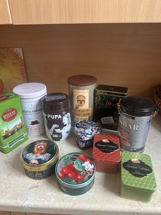 Жестяні баночки