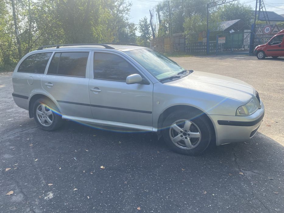Skoda Octavia Tour 2006год 1,8 газ-бензин
