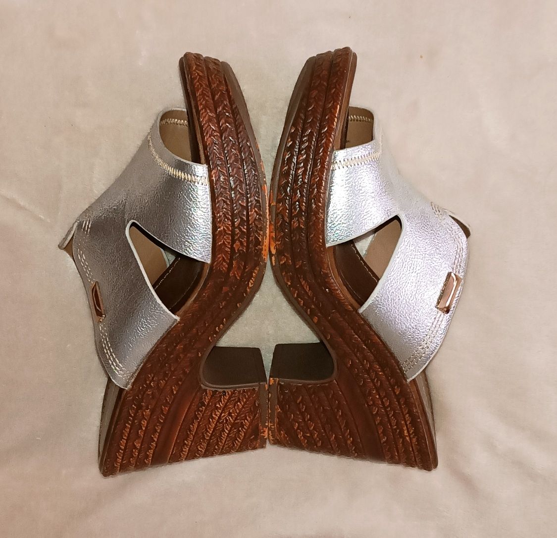 Klapki na platformie - 40/26 cm