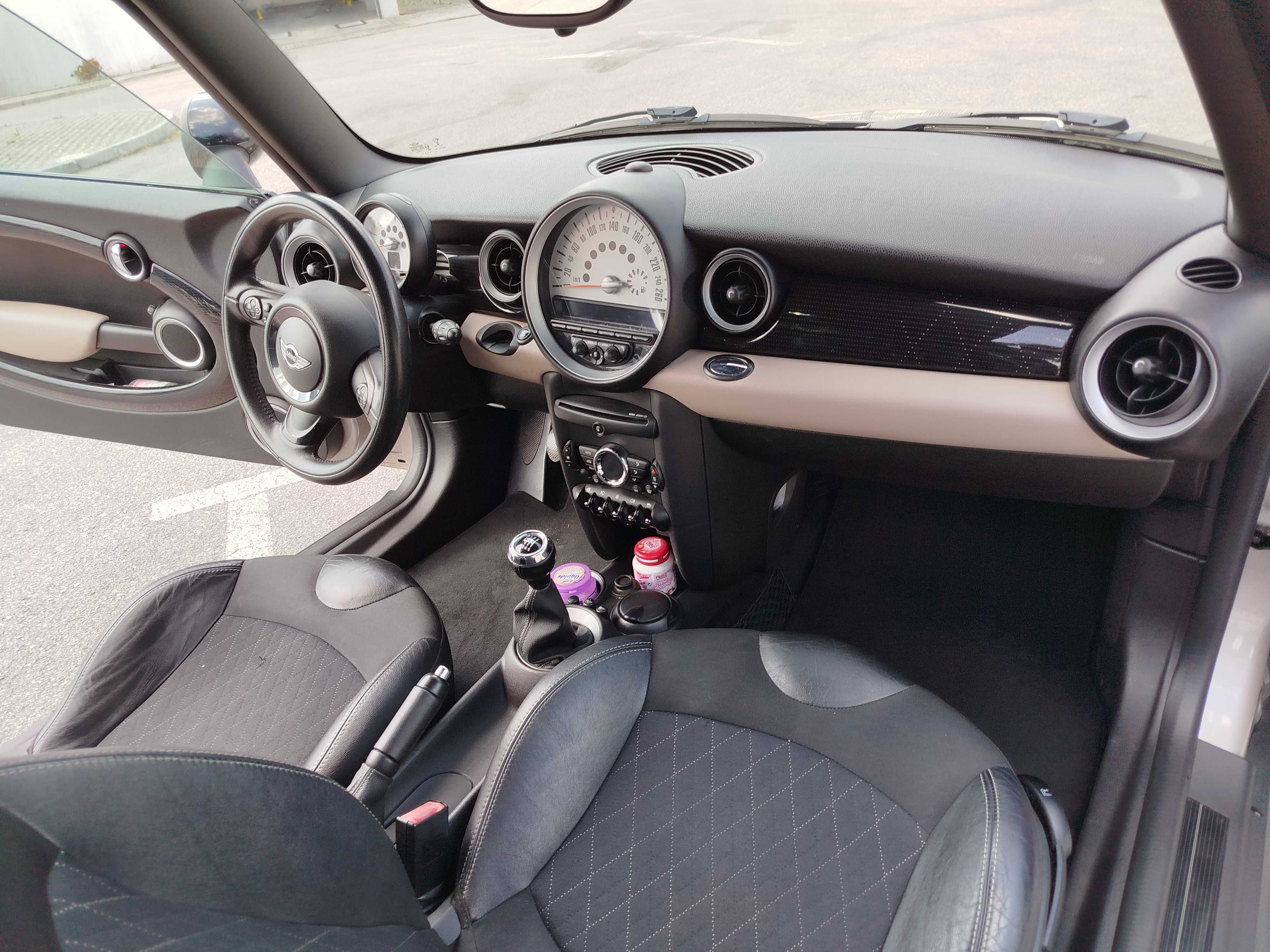 Mini 2012  Baker street