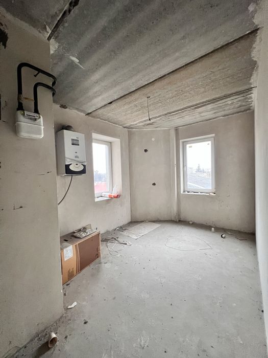 Найвигідніша пропозиція в центрі! Велика трикімнатна квартира!