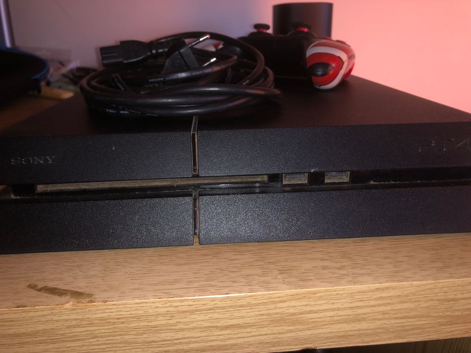 PlayStation 4 Sony 500gb + comando + cabo de alimentação