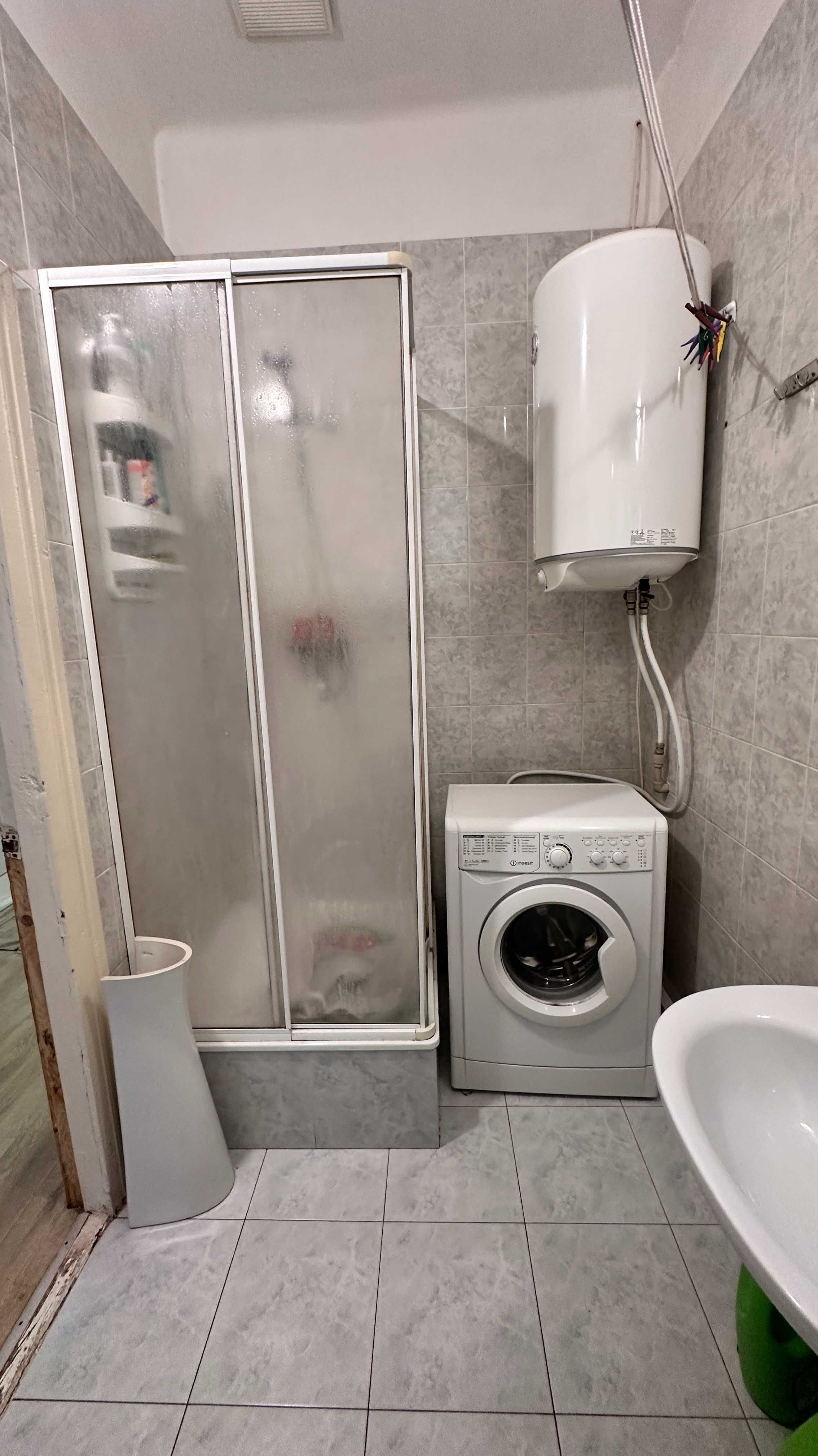 продам 3 комнатную квартиру сталинку 5/5 на Нигояна 23 г.Днепр