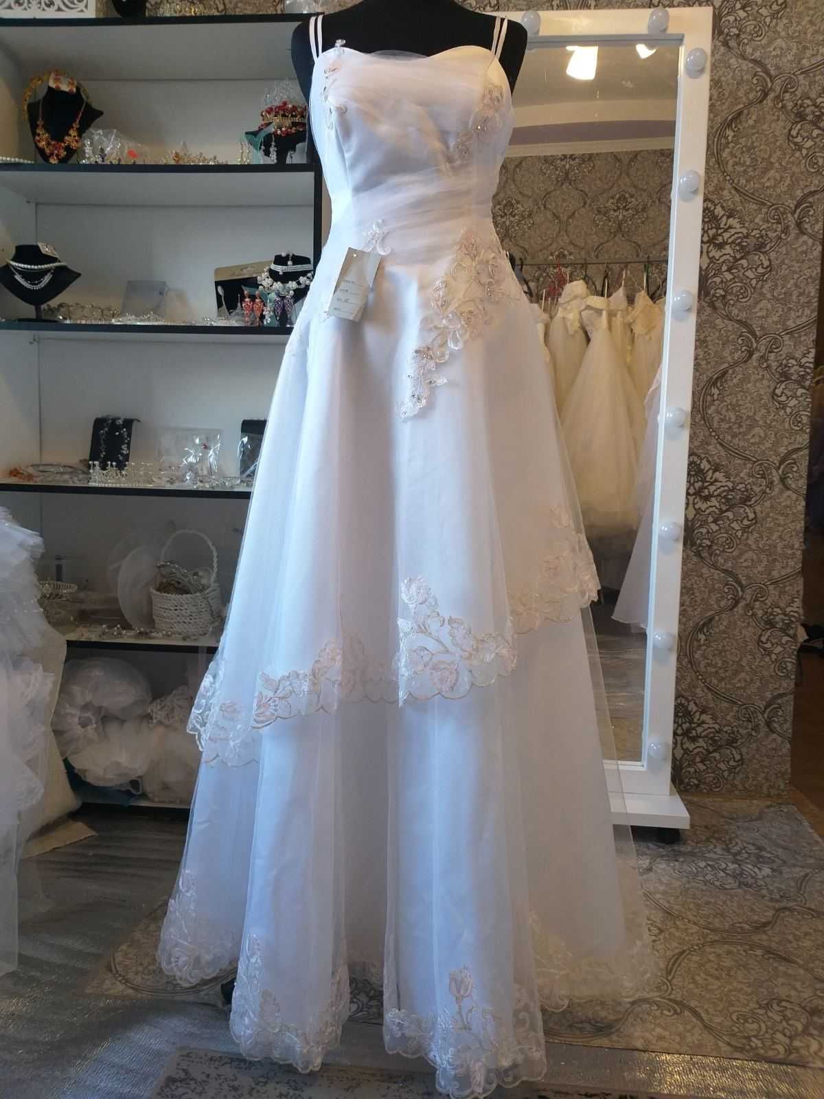 Новое Свадебное Платье в Одессе Авторская модель (Паутинка-прокат)